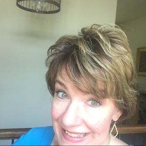 Meet your Posher, Lori